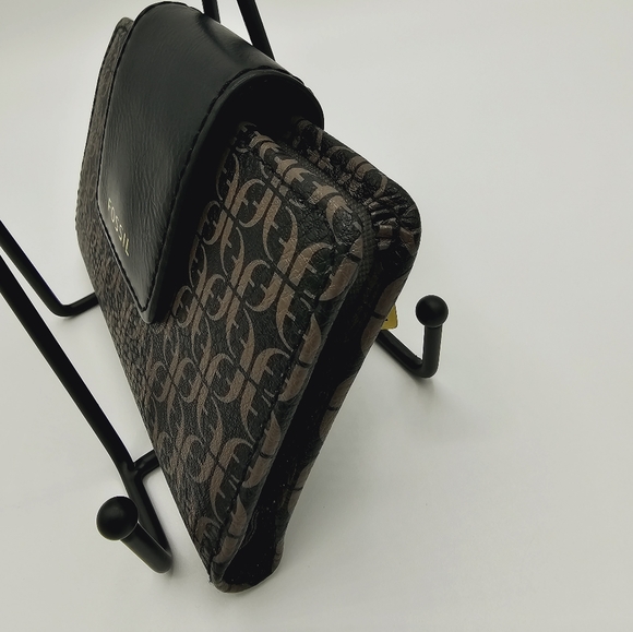 NWOT Fossil F Monogram Snap Wallet Black, Tan, and Gray Geometric Pattern - Picture 4 of 7
